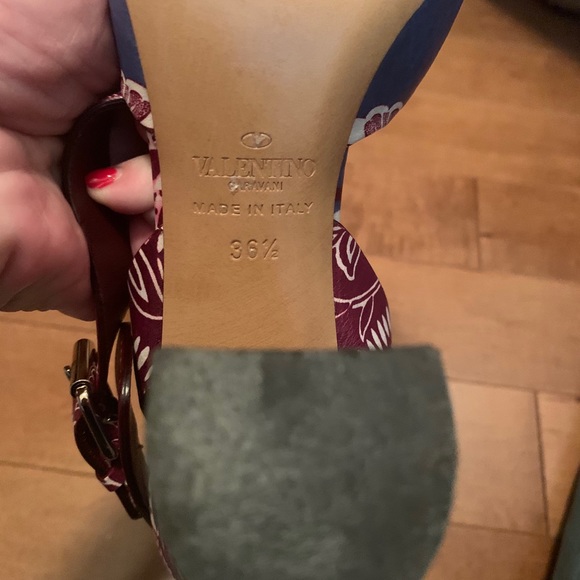 ✨ VALENTINO size 6.5 wedges- offers welcomed!!!!!✨ - Picture 8 of 8